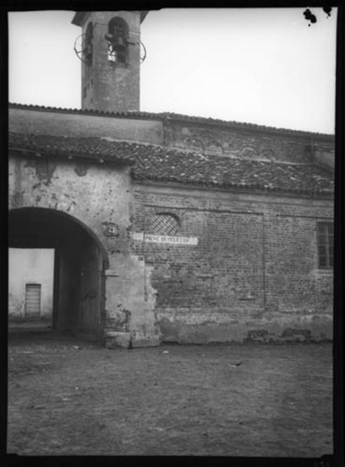 Paolo Verzone, Velezzo Lomellina (PV), pieve, esterno, ingresso, arco, campanile